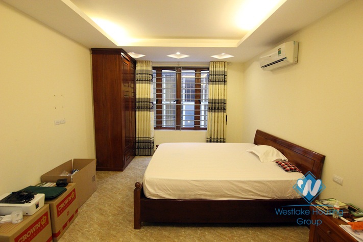 One big bedroom for rent in Tay Ho district, Closed Westlake